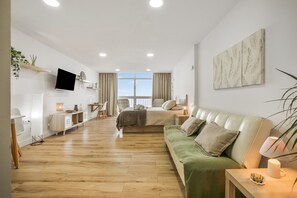 Iron/ironing board, WiFi, bed sheets - Salitre Suite: Sea View Apartment with Balcony and Wi-Fi (Tacoronte)