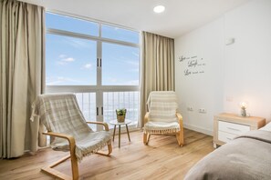 Interior - Salitre Suite: Sea View Apartment with Balcony and Wi-Fi (Tacoronte)