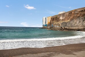Beach nearby - Salitre Suite: Sea View Apartment with Balcony and Wi-Fi (Tacoronte)