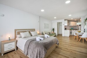 Bügeleisen/Bügelbrett, WLAN, Bettwäsche