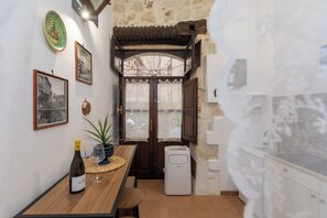 Dining - Casa Ariadne by Ortigia Apartments (Syracuse)