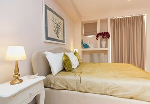 Free WiFi, bed sheets - Marina Homes Standard 2 by Ortigia Apartments (Syracuse)