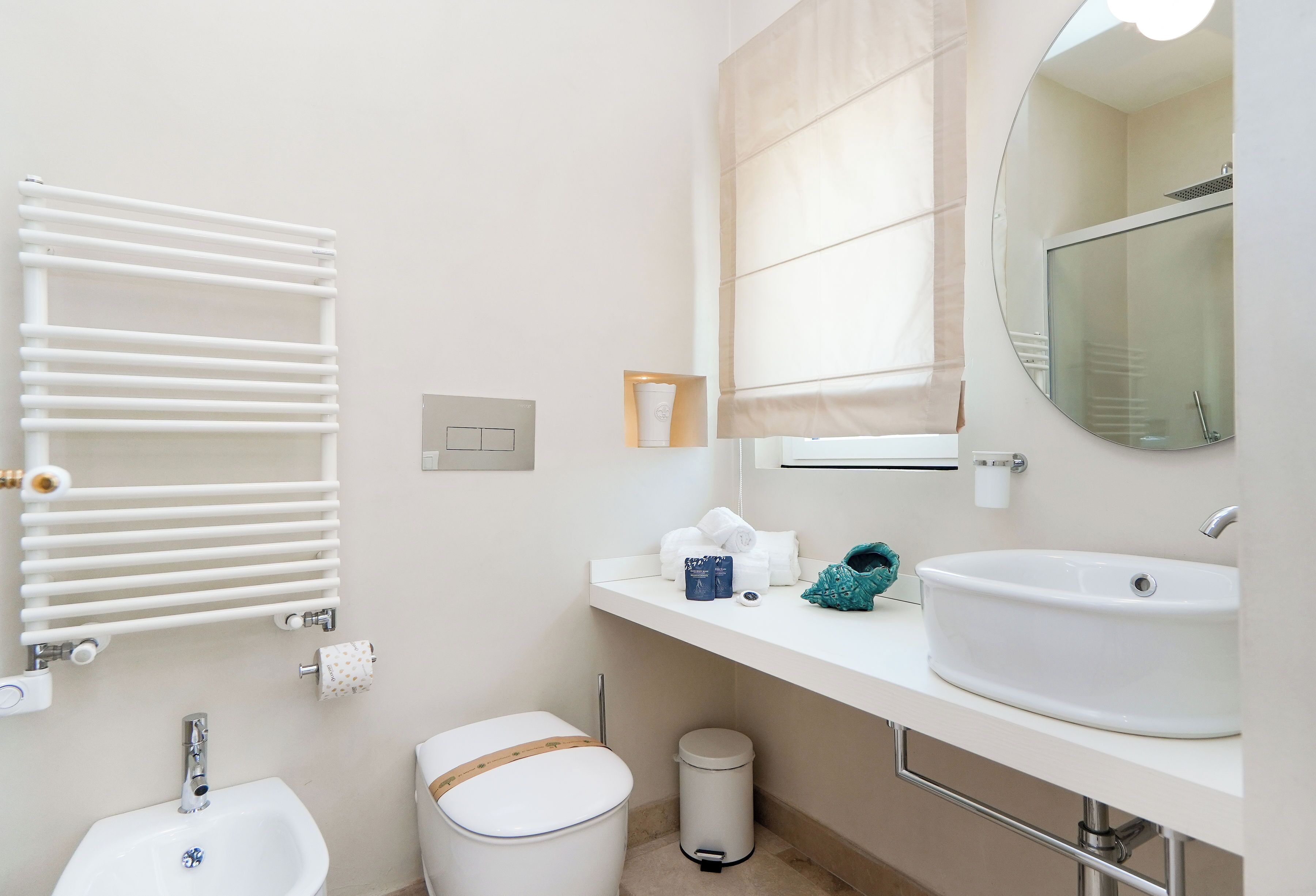 Doccia, asciugacapelli, bidet, asciugamani