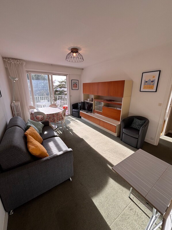 TV - Ti Hou – 1-Bedroom Apartment 600 m from the Beach – Lajarrige (LA BAULE ESCOUBLAC)