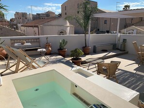 Outdoor dining - Terrazza Cavalieri di Malta by Ortigiapartments (Syracuse)