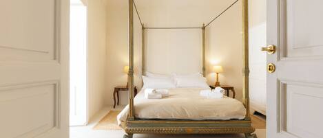 Bügeleisen/Bügelbrett, kostenloses WLAN