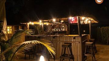 Bar (en la propiedad)