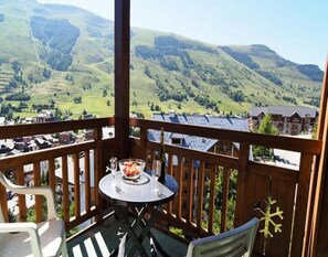 Outdoor dining - Residence Apheratz-door (Les Deux Alpes)