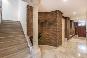 Reception - Apartamentos Realejo Granada Centro 3000 (Granada)