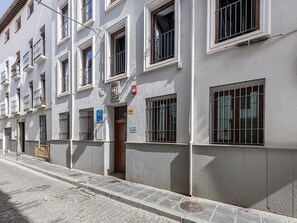 ด้านหน้าที่พัก