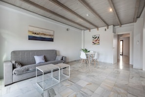 TV - Apartamentos Realejo Granada Centro 3000 (Granada)