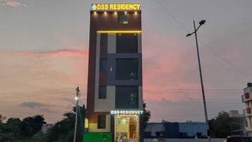 Fachada de la propiedad