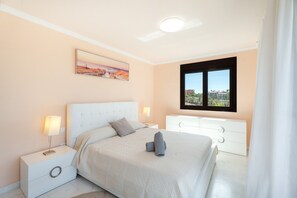 4 Schlafzimmer, Bügeleisen/Bügelbrett, WLAN, Bettwäsche