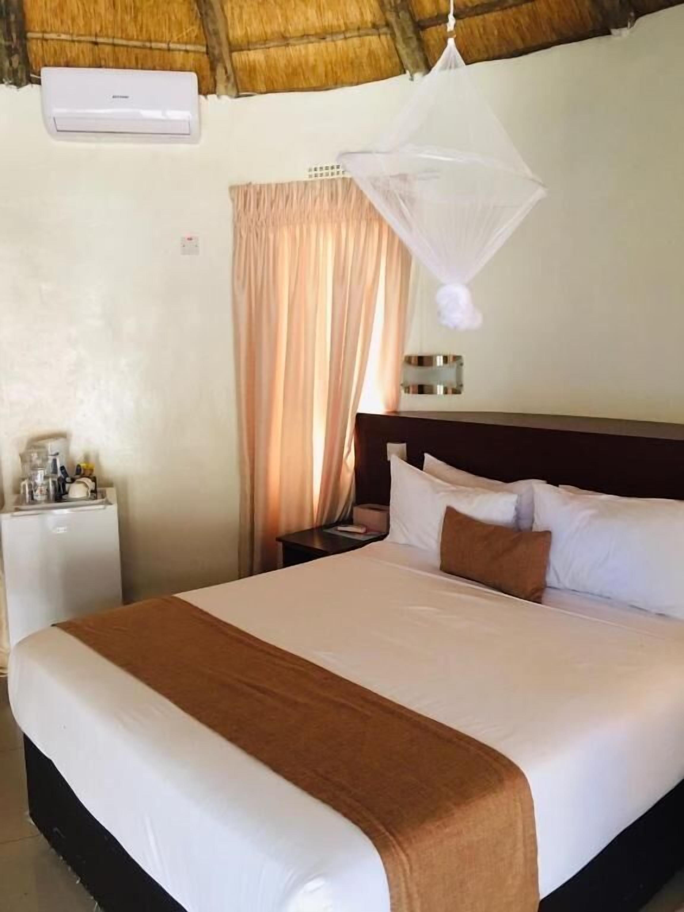 Standard Room, Garden View | Desk, laptop workspace, iron/ironing board, free WiFi