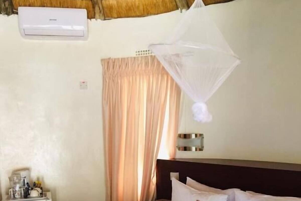 Standard Room, Garden View | Desk, laptop workspace, iron/ironing board, free WiFi