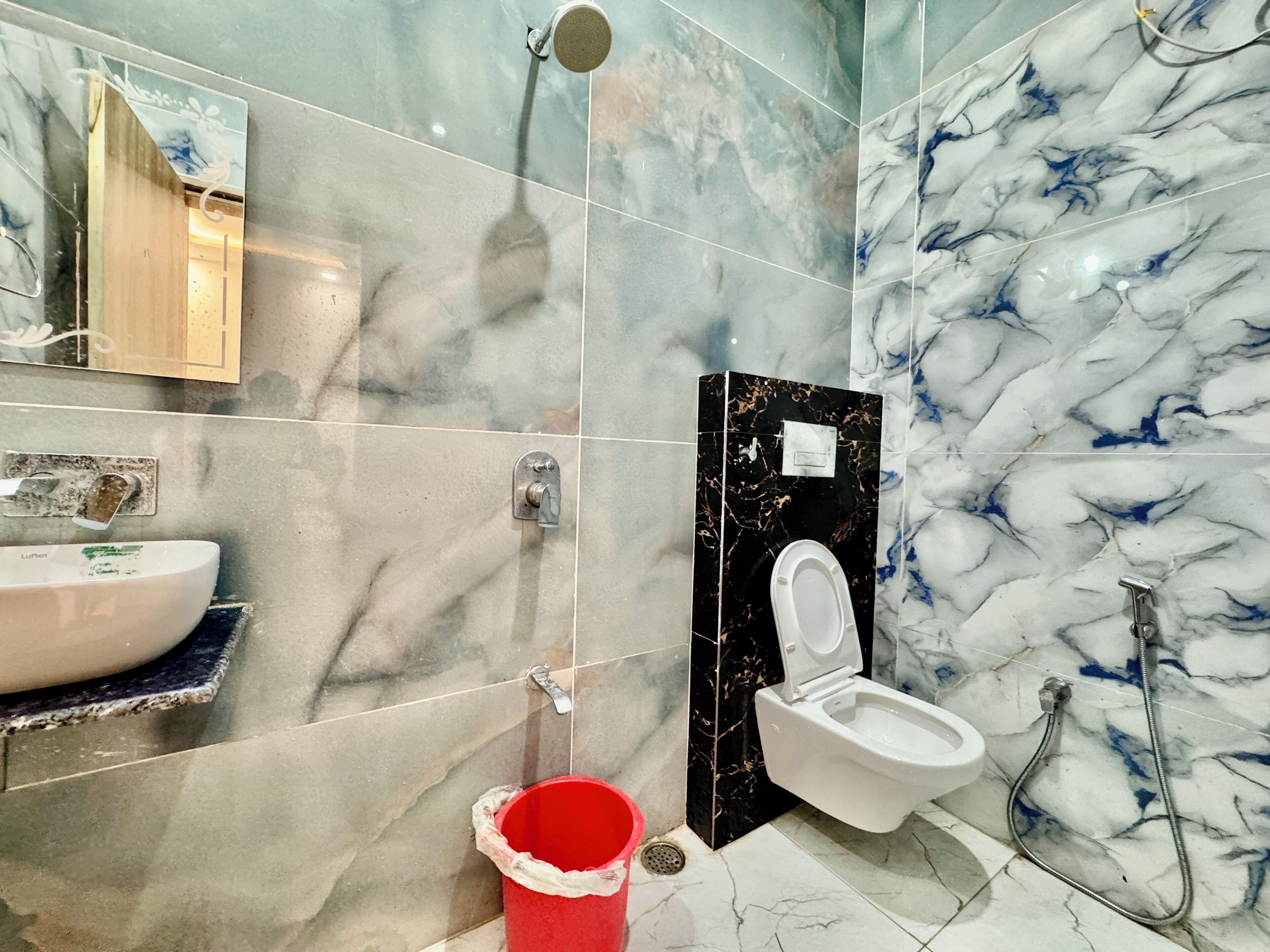 Shower, towels, soap, shampoo