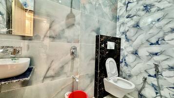 Shower, towels, soap, shampoo