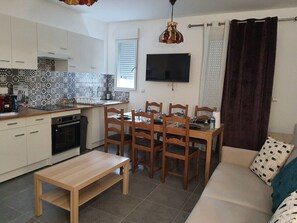 Interior - 2 Bedroom unit in front of Le Bourget airport (Le Blanc-Mesnil)