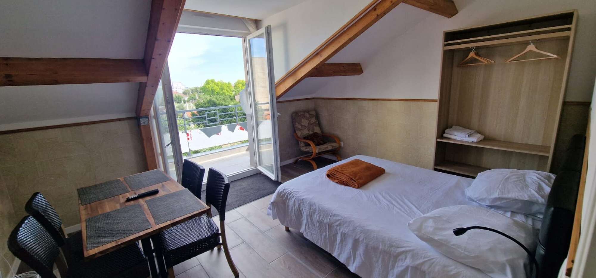 Bügeleisen/Bügelbrett, WLAN, Bettwäsche