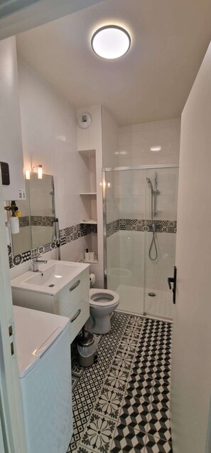 Hair dryer, towels - Le 60 - ODI RENT - In front of Le Bourget AIRPORT (Le Blanc-Mesnil)
