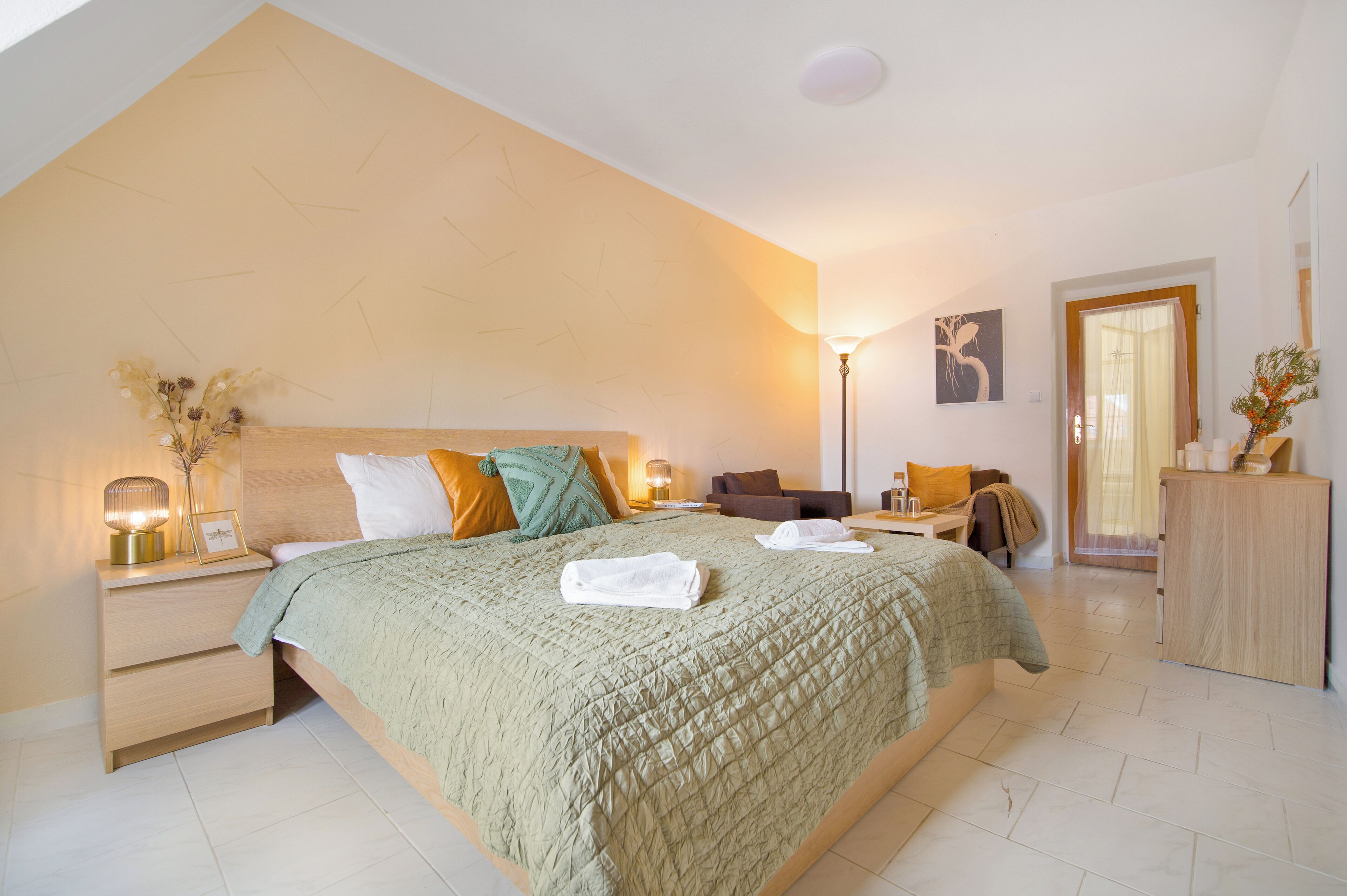 Family Room | Free WiFi