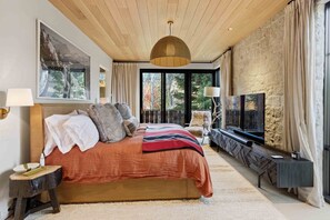 3 bedrooms, iron/ironing board, free WiFi, bed sheets - The Ketchum Bungalow | Sauna | Fire Pit | Mtn. Views (Ketchum)