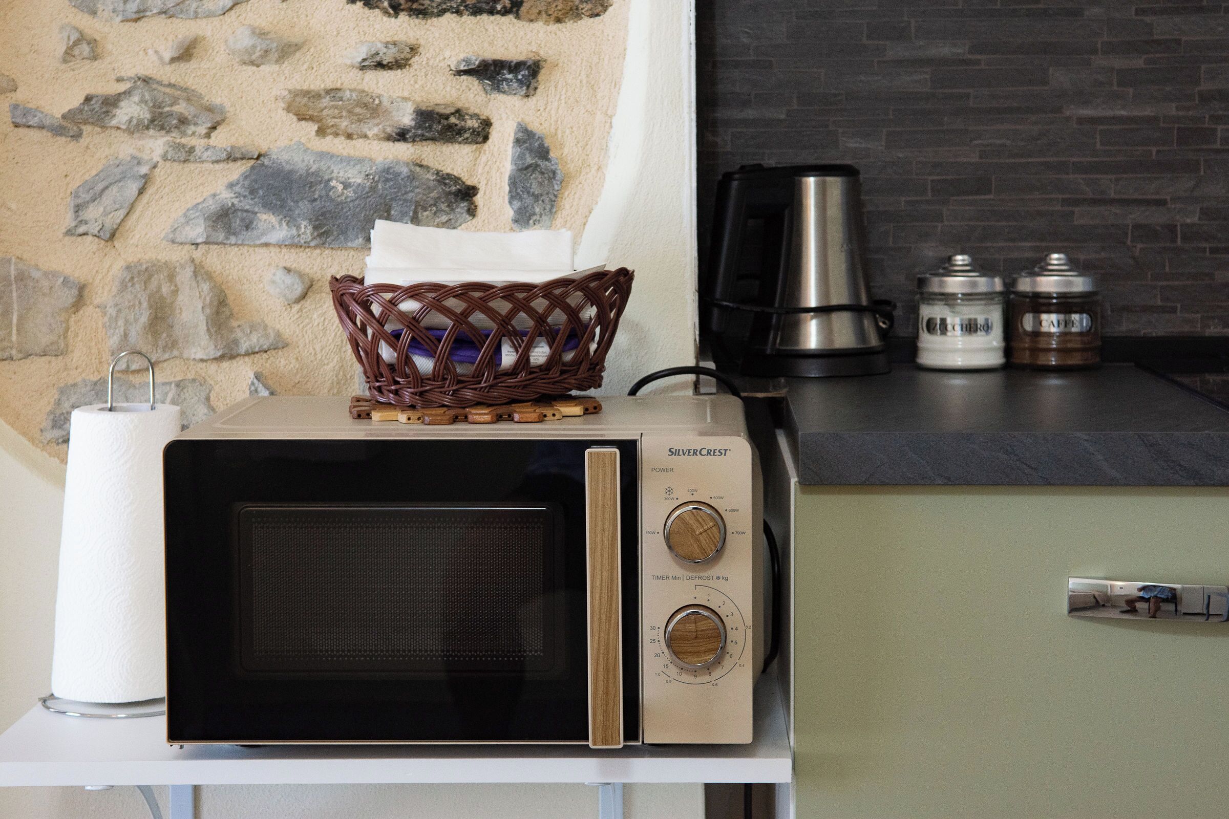 Microonde, macchina per tè/caffè, bollitore elettrico, macinacaffè