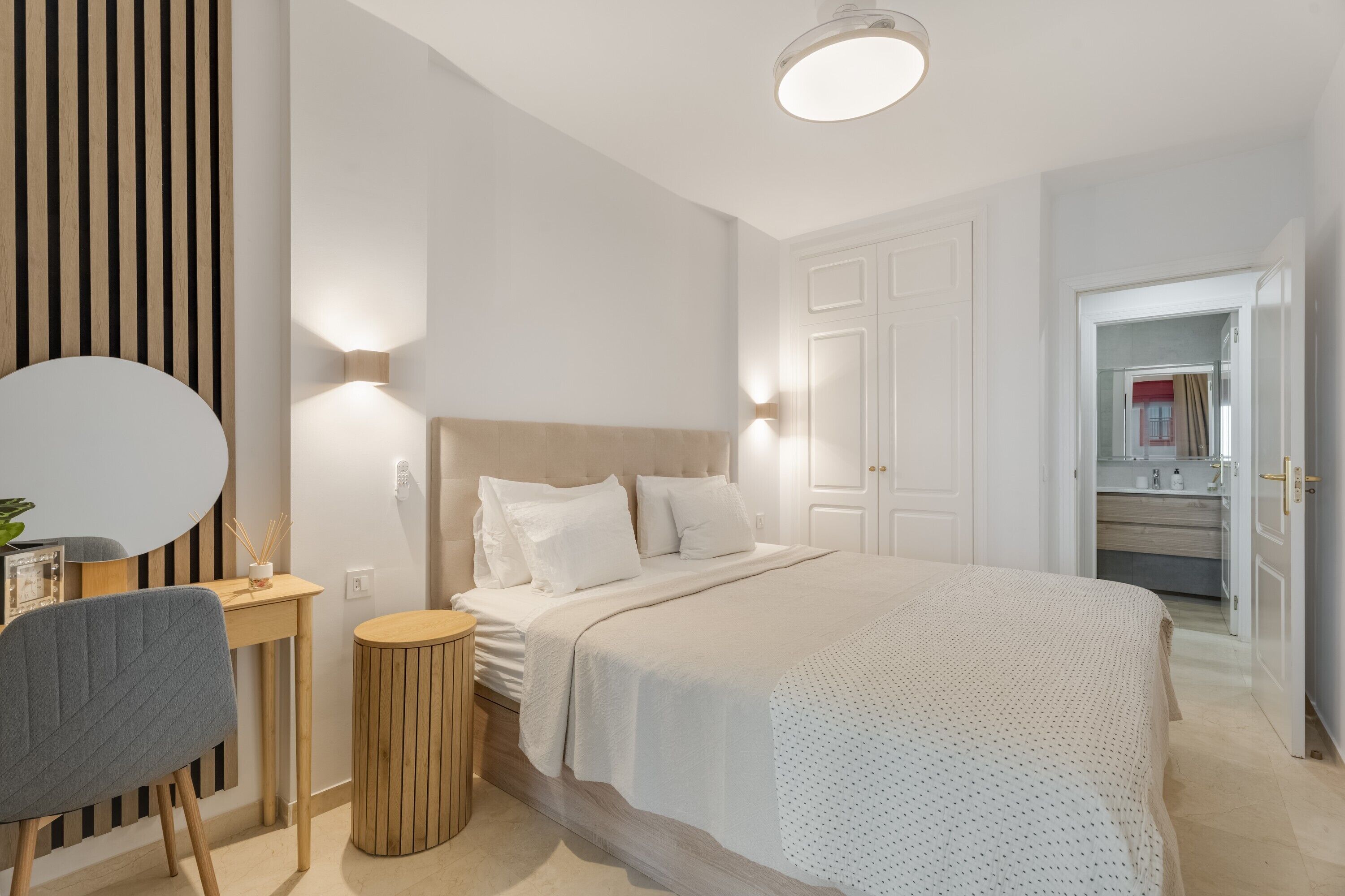 Fer et planche à repasser, Wi-Fi, draps fournis