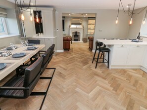 Dining - The Robins Nest (Wakefield)