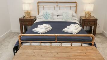 3 bedrooms, individually decorated, individually furnished, free WiFi