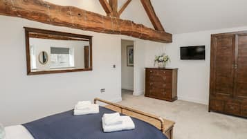 3 bedrooms, individually decorated, individually furnished, free WiFi