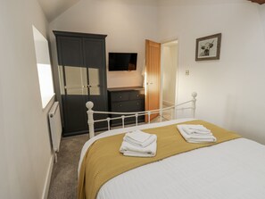 3 bedrooms, individually decorated, individually furnished, free WiFi - The Robins Nest (Wakefield)