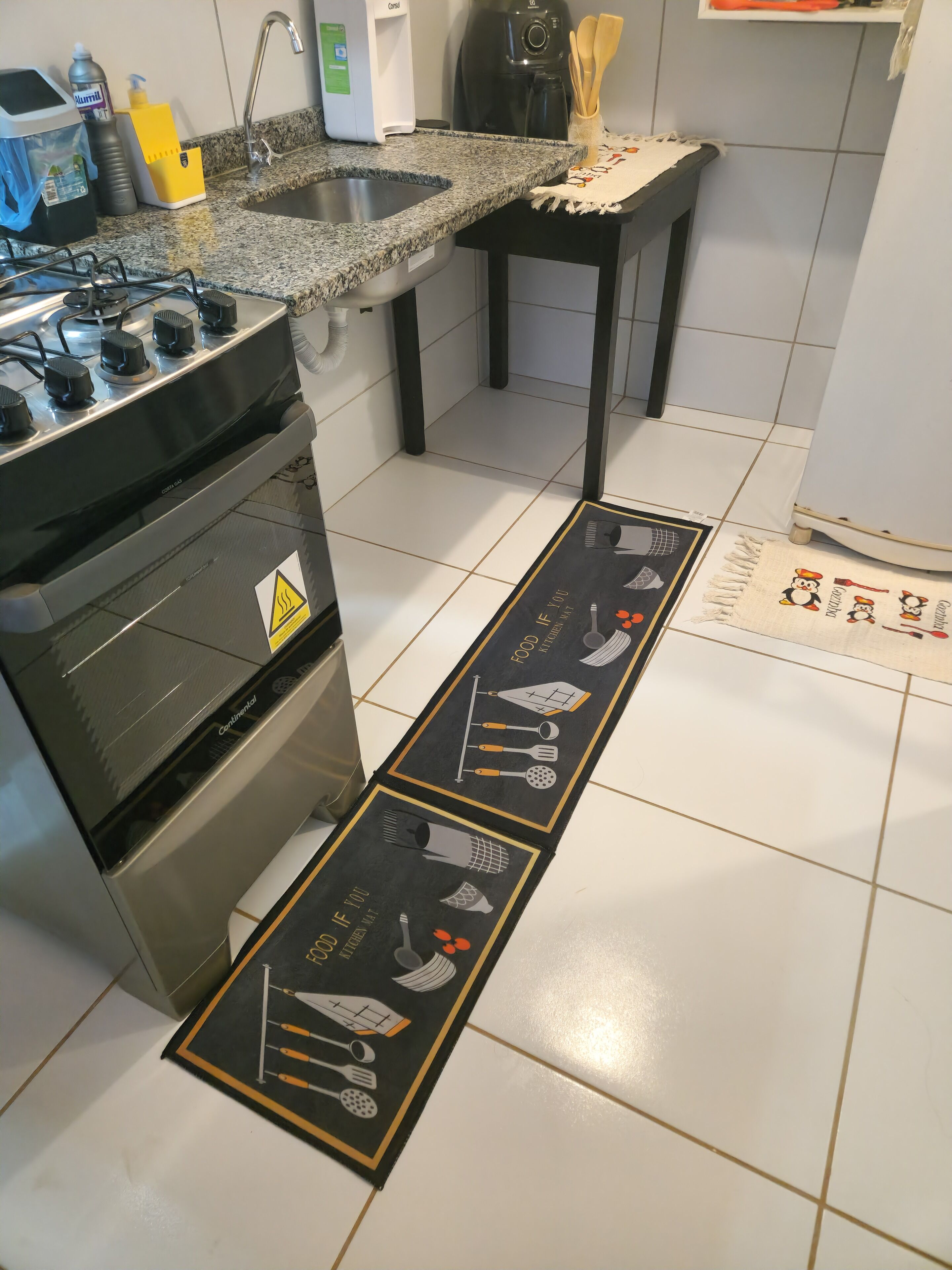 Refrigerador, parrilla de estufa, tostadora y licuadora 