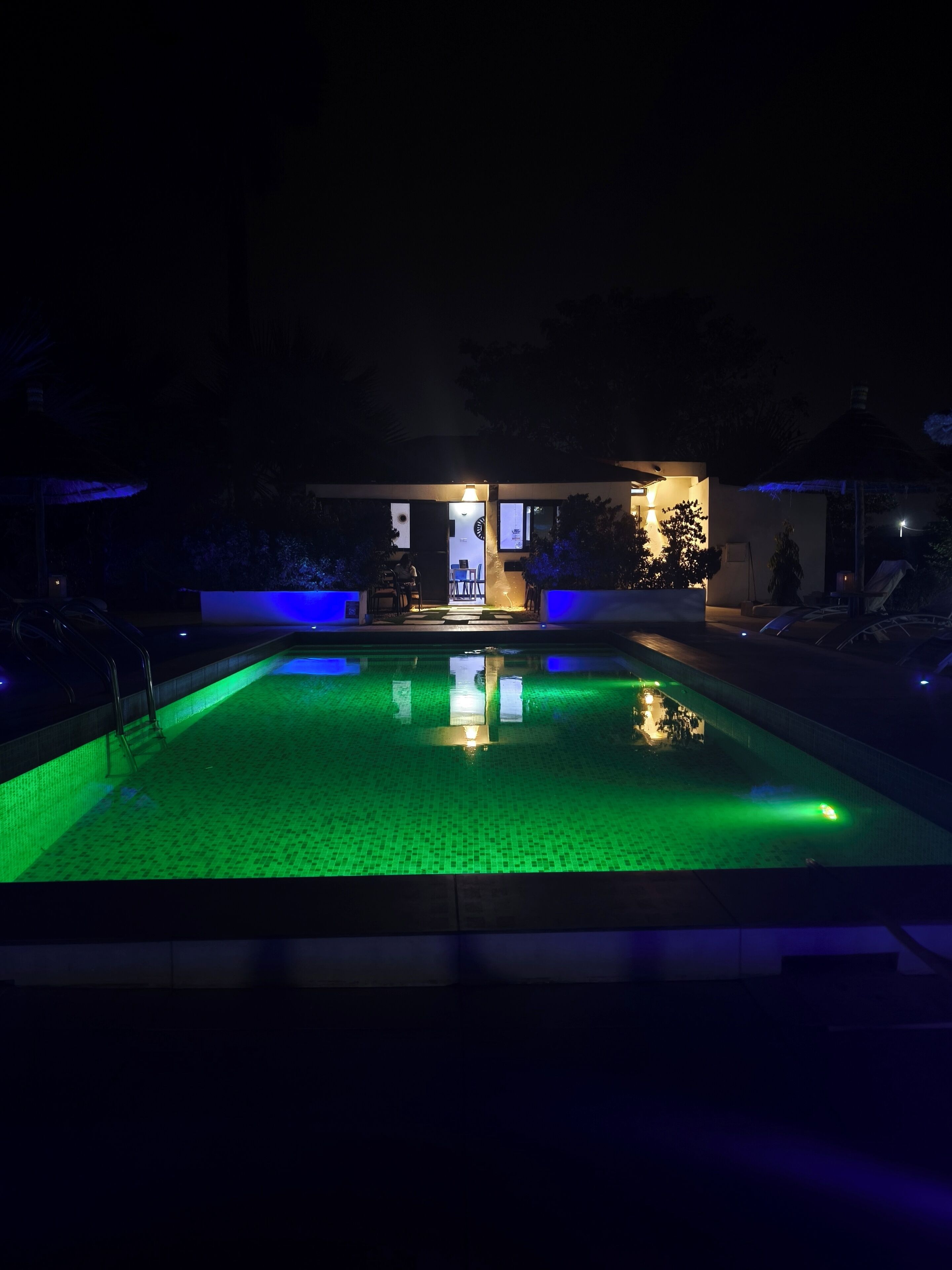 Outdoor pool, pool umbrellas, sun loungers