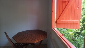 Outdoor dining - Spacious villa with panoramic ocean views: accommodates up to 7 guests + 2 cribs. (Ducos)