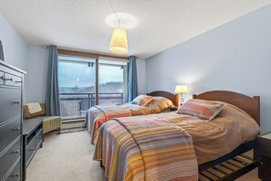 2 bedrooms, Internet, bed sheets - Sunrise Cambridge 302 ski to and from this condo near sport center (Killington)