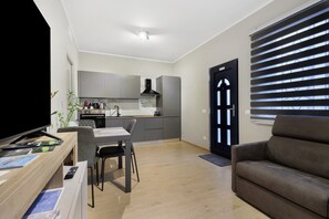 TV - Apartment 'Casa Magenta  4' with Wi-Fi and Air Conditioning (Valeggio sul Mincio)