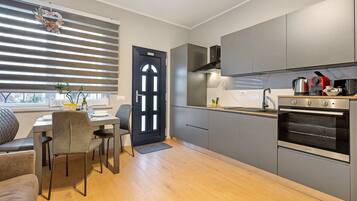 Réfrigérateur, four, plaque de cuisson, lave-vaisselle