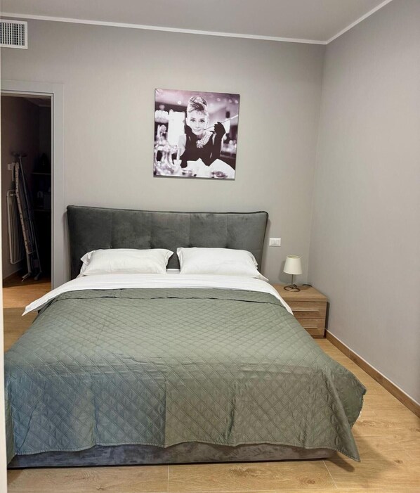 Bügeleisen/Bügelbrett, WLAN, Bettwäsche