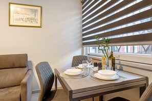 Dining - Apartment 'Casa Magenta 5' with Wi-Fi and Air Conditioning (Valeggio sul Mincio)