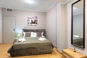 Iron/ironing board, WiFi, bed sheets - Apartment 'Casa Magenta 5' with Wi-Fi and Air Conditioning (Valeggio sul Mincio)