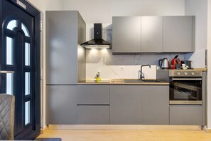 Geladeira, fogão, cooktop, lava-louças