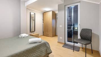 Bügeleisen/Bügelbrett, WLAN, Bettwäsche