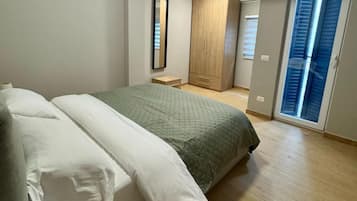 Bügeleisen/Bügelbrett, WLAN, Bettwäsche