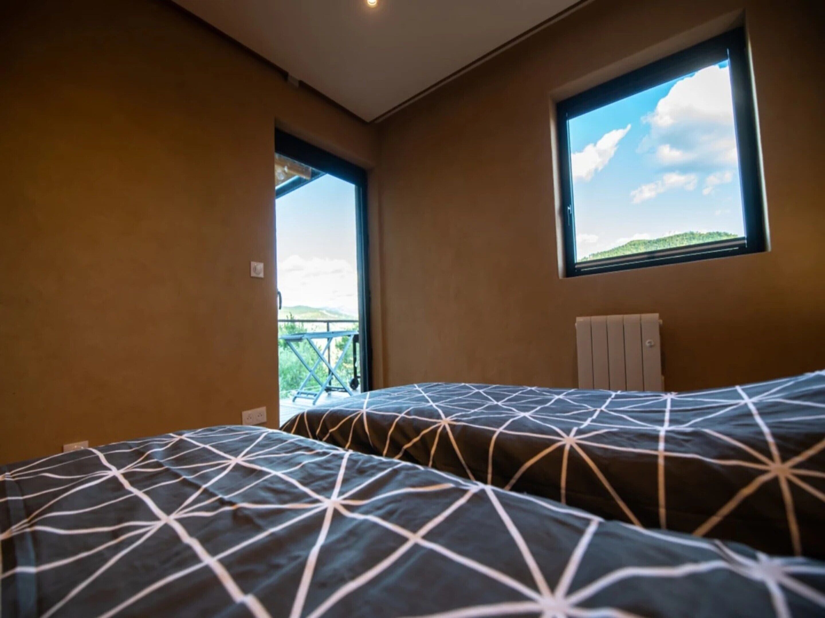 House | 2 bedrooms, individually furnished, iron/ironing board