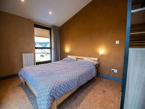 House | 2 bedrooms, individually furnished, iron/ironing board - Mountain-view Eco-friendly Cottage (Marcoux)