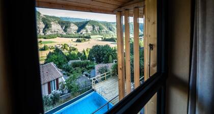 Mountain-view Eco-friendly Cottage