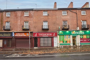 Exterior - Host & Stay | Emporium Ground Floor Apartment (Nottingham)