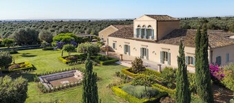 Prestigious villa with private pool in Chiaramonte Gulfi - DiCasaInSicilia
