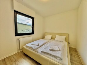 Deluxe Villa, Garden View | Free WiFi - Modern Villa in Heusenstamm (Heusenstamm)